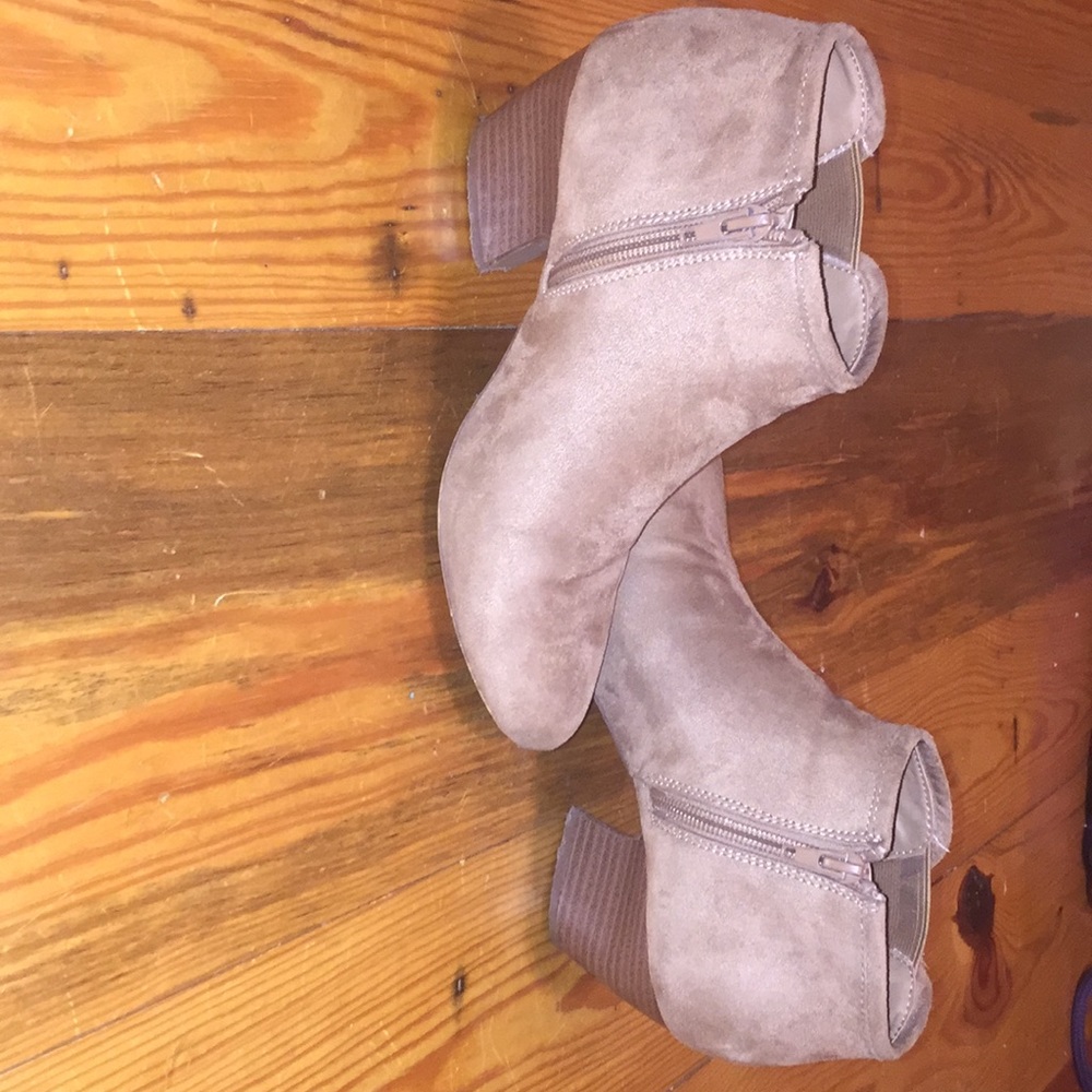 Booties - Picture 4 of 4